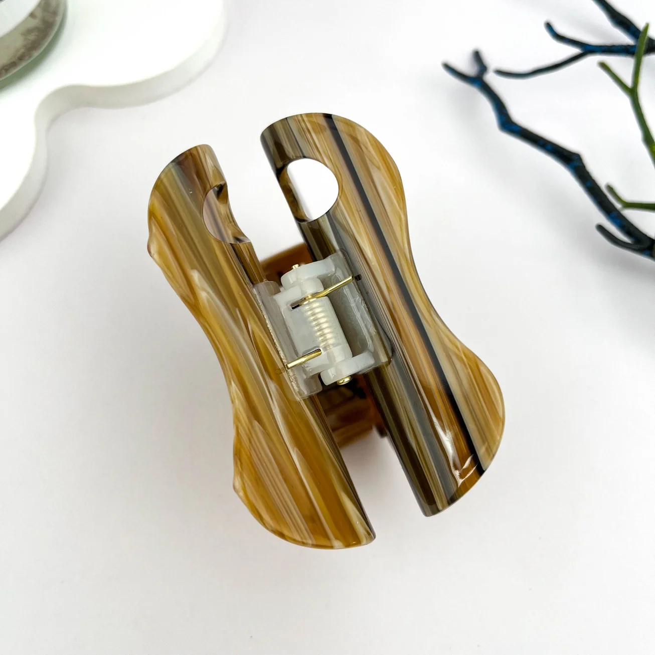 ARTIST HAIR CLAW CLIP - Image 3