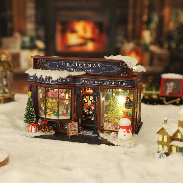 CHRISTMAS WONDERLAND: DIY MINIATURE HOUSE KIT - Image 3