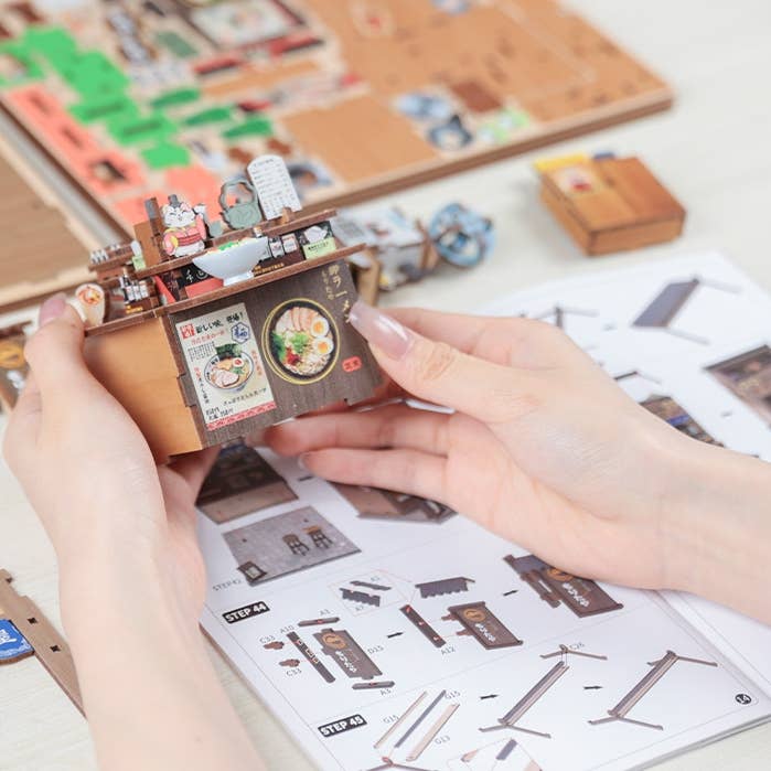 MORITA-YA RAMEN SHOP 3-D WOODEN MINIATURE BOOK NOOK KIT - Image 4