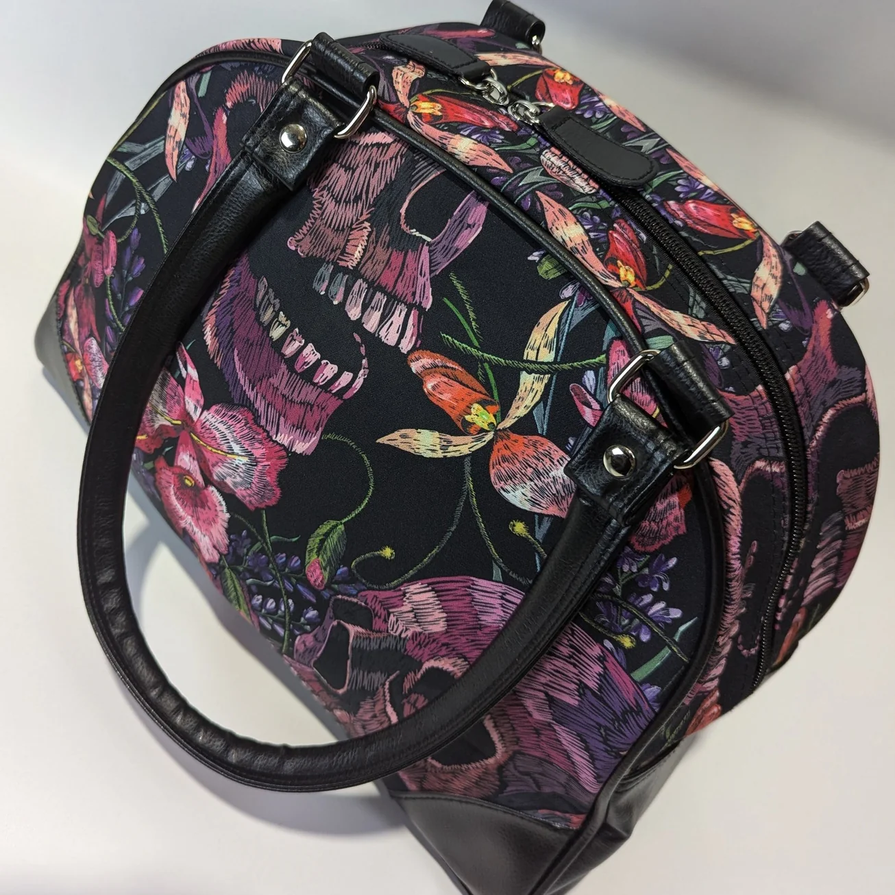 SKULLS AND FLOWERS HANDBAG PURSE - Image 2