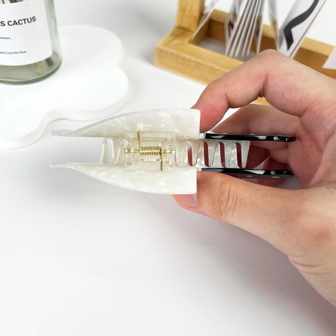 SLASHER KNIFE HORROR HAIR CLAW CLIP - Image 4