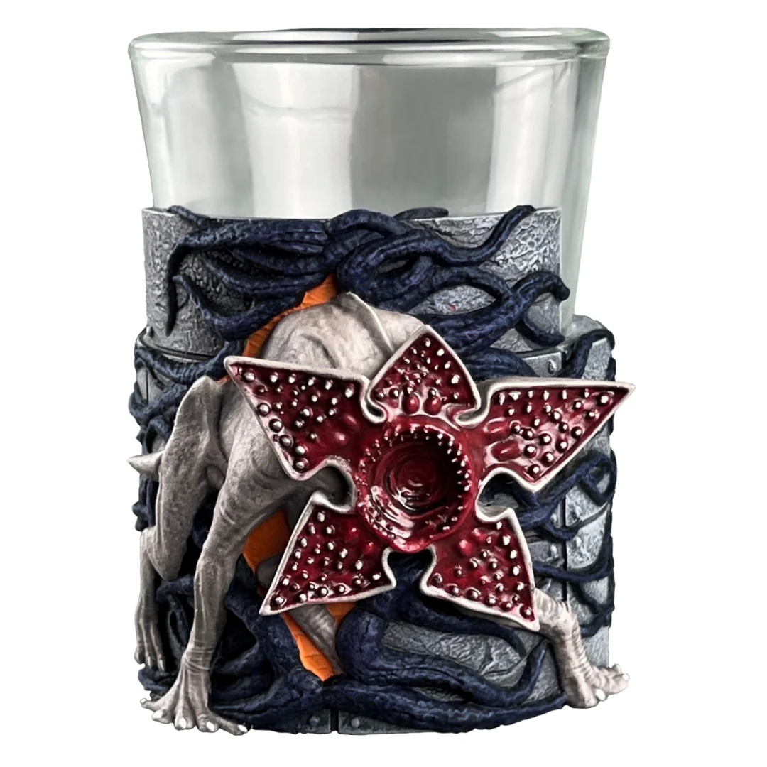 STRANGER THINGS MINI DICE CUP DEMODOG & DART - Image 2